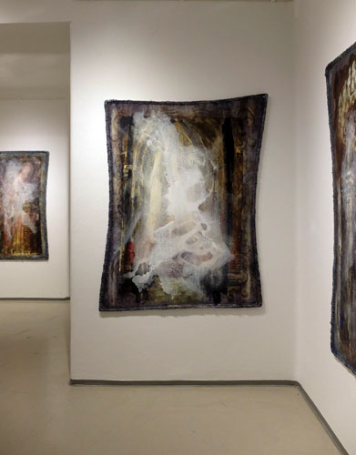 Photo 7: A characteristic feature of paintings in this exhibition is that, with the translucency of the top layers of colour and the partial overlapping of the background, they create an apparent disappearance and passing into the unknown.